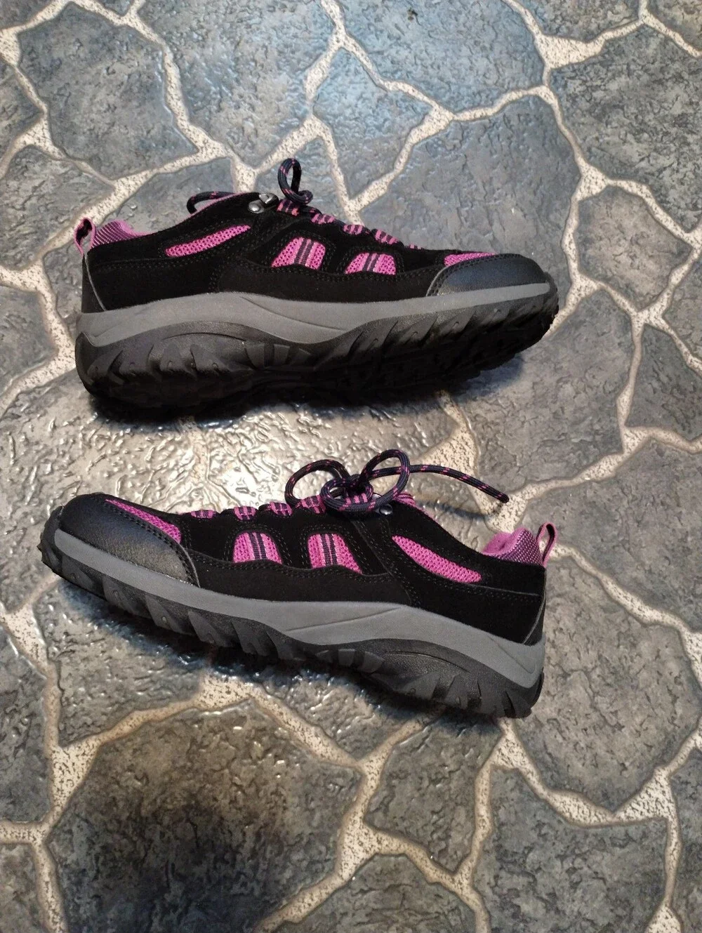 BEARPAW Low Hiker Women's Trail Shoes size 8